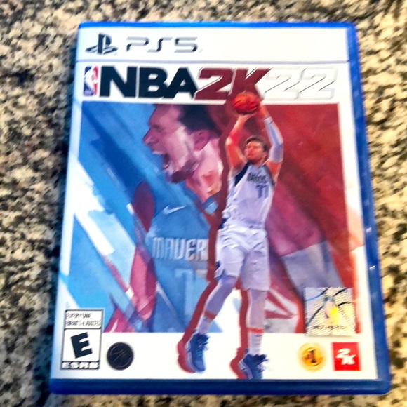 PS5 NBA 2K22 - Picture 1 of 4